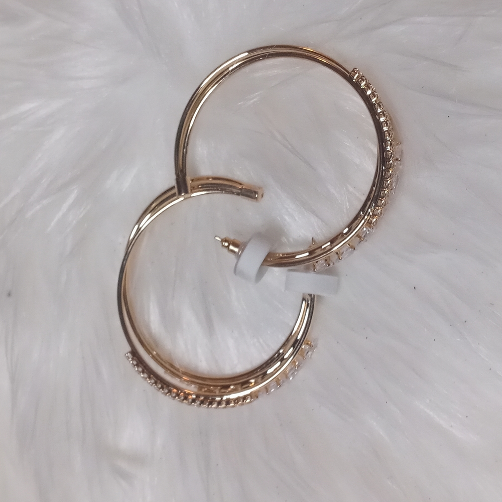 Earring - Picture 3 of 5